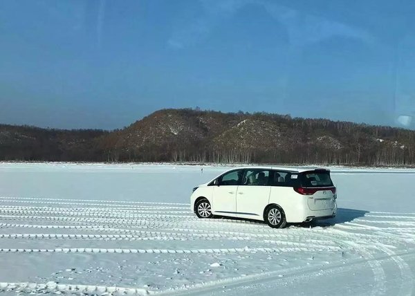 저온 지역 테스트 현장에서 시험운행 중인 GAC Motor 차량