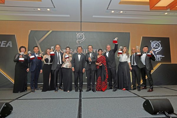 Group photo of APEA Singapore 2018 Winners