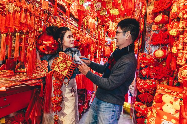 今年春节南京东路不一样 上海惊魂密境打造老上海新年味