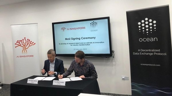 Memorandum of Understanding signing ceremony between AI Singapore's Chief Scientist, Professor Chen Tsuhan and Ocean Protocol's Founder, Trent McConaghy.