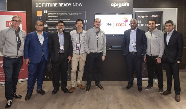 Apigate CEO Zoran Vasiljev and Robi Axiata Limited CEO and Managing Director Mahtab Uddin Ahmed sign agreement to expand partnership at Mobile World Congress Barcelona to expand on partnership