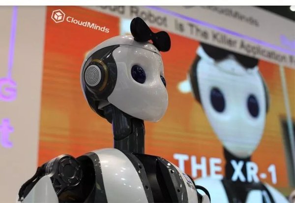 XR-1ロボット－クラウドAIで動作する第1世代のコンプライアント・サービスロボット