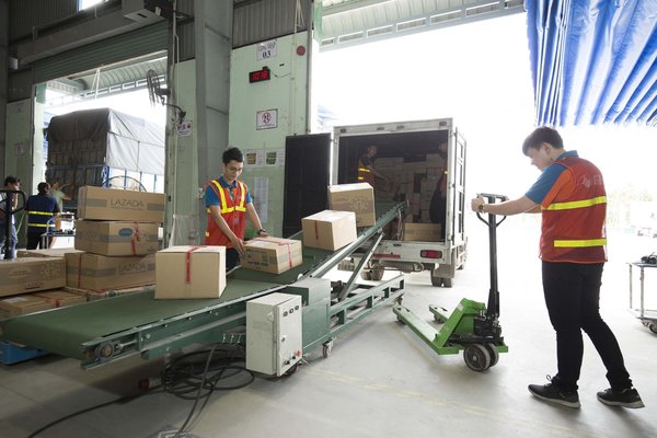 Gido的集散中心每月可处理超过10万件包裹。