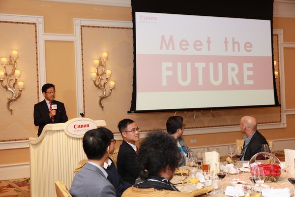 佳能香港董事長及行政總裁守永俊一先生於「Meet The FUTURE – 迎接大灣區新機遇」澳門十周年慶祝活動致開幕辭。