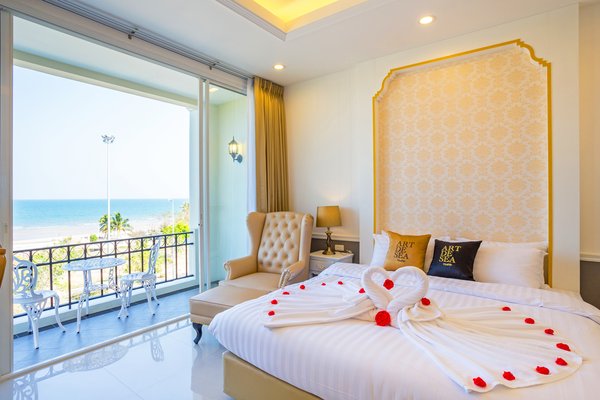 中国客户可以从华欣艺术海洋酒店的网站上获得的房价20%的折扣