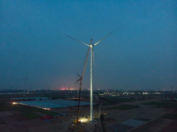 XCMG Sets New World Record as XCA1600 Installs Highest Impeller on Windfarm
