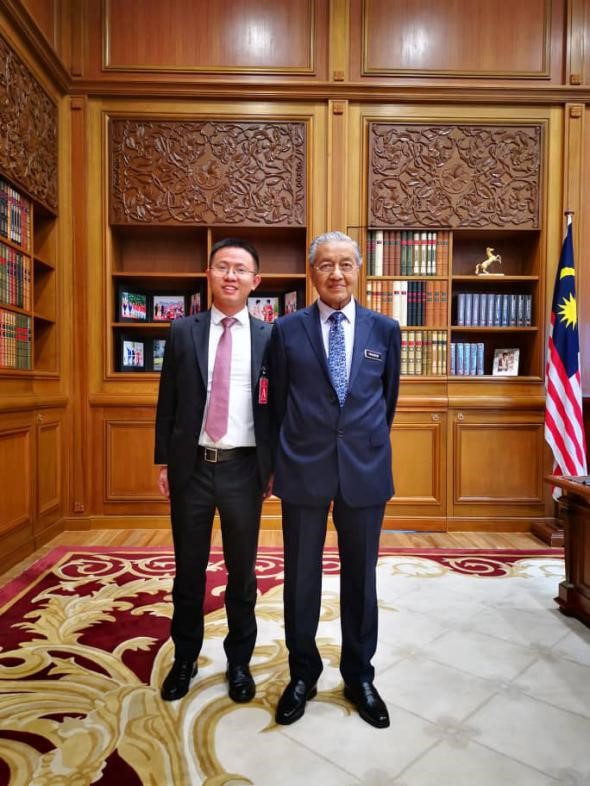 Prime Minister Mahathir and Huobi China CEO Hubery Yuan