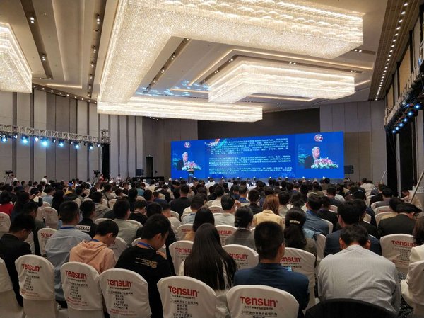 2019海峡两岸（成都）新型显示产业高峰论坛成功举办