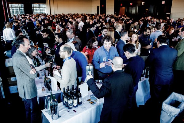 與葡萄酒業界人士面對面  探索來自世界各地的200多款高分葡萄酒