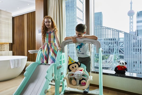 上海浦东文华东方酒店推出卡通亲子房套餐，尽享“玩乐一夏”