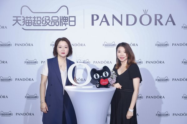 Pandora中国董事总经理 GEENA TOK 与天猫服饰营销总监 叶曦