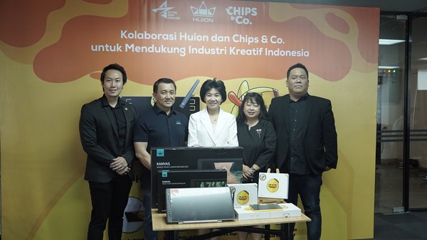 (Kiri ke kanan) Victorio Primadi CEO CIAYO Corp, Kc Leong dari Huion Singapore, Lydia Dhaki Komisaris Dragon Capital Centre, Grace dan Robby mewakili Bekraf pada peluncuran kolaborasi Huion X Chips di Jakarta pada 6 Agustus 2019.