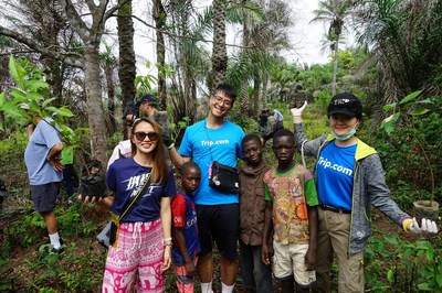 Trip.com volunteers planted trees to improve environmental awareness in Sierra Leone.