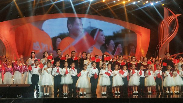 上海福寿园荣膺2019“公益之申-十佳公益伙伴企业”
