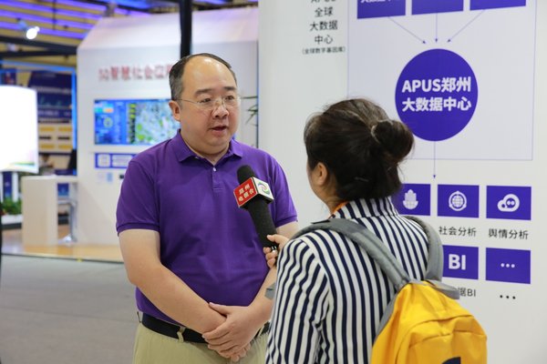 APUS创始人兼CEO李涛接受郑州电视台媒体采访