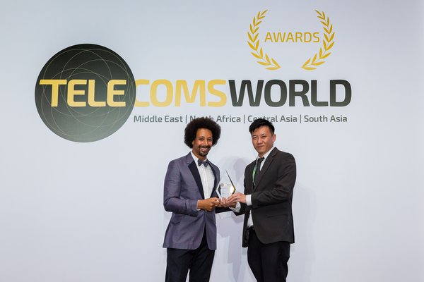 Representative from China Mobile International received the Best Enterprise Service Award at Telecoms World Middle East