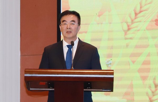 五粮液股份有限公司副总经理朱忠玉发表讲话