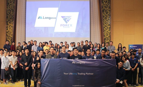 Diễn đàn giao dịch ngoại hối do Long Asia Group tài trợ thu hút hàng trăm người ở Thái Lan
