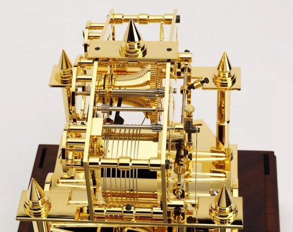 手工打造全黄铜24K镀金8天均力圆锥动力输出机芯