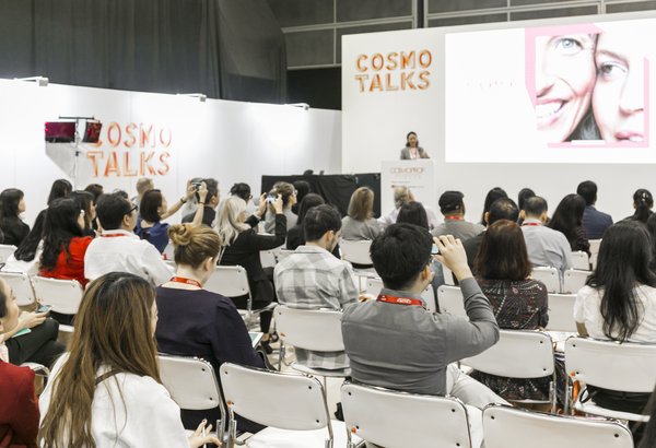 兩個展會場地均舉行 CosmoTalks 研討會，提供最新市場資訊及專家看法。