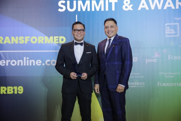 Global Retail Banking Innovation Awards 2019. Award received by FVP Michael Magbanua, Customer Engagement Group Head, UnionBank