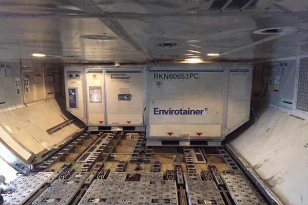 Envirotainer RKN e1集装箱紧密地放置于飞机中合理高效地利用了整个空间