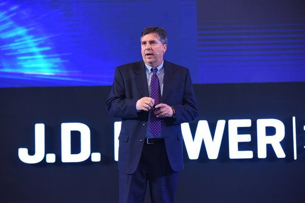 J.D. Power全球汽车业务高级副总裁Doug Betts