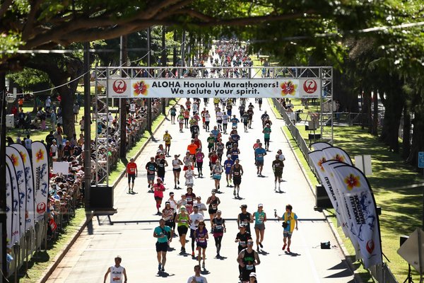 호놀룰루 마라톤 대회 사진: Ezra Shaw /게티 이미지