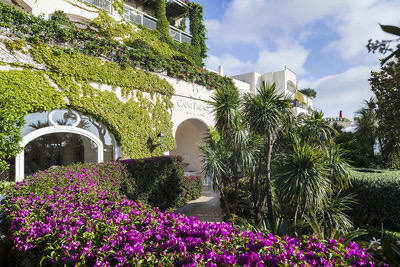 奢华酒店管理公司卓美亚集团获Capri Palace经营和管理权 | 美通社