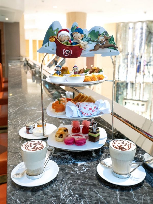 CAFE LANDMARK will delight their customers with the Santa Paws Village Afternoon Tea Set till 31 December. As guests enjoy a quaint festive-themed tea they can also enjoy a view of the Christmas installation in LANDMARK ATRIUM.