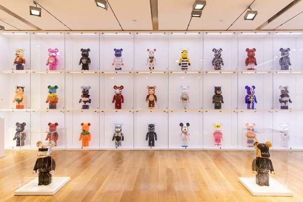 52 pieces of iconic limited edition 1000% BE@RBRICK are being showcased.