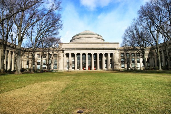 麻省理工学院（MIT）最具历史和代表性的建筑 -- 麦克劳伦大圆顶