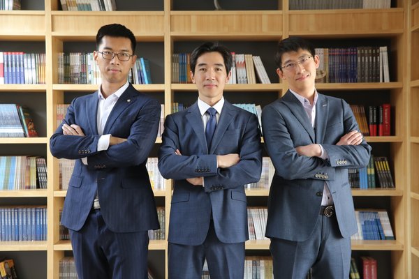 墨奇科技CTO汤林鹏(左)、CEO邰骋(中)、COO孔宇华(右)