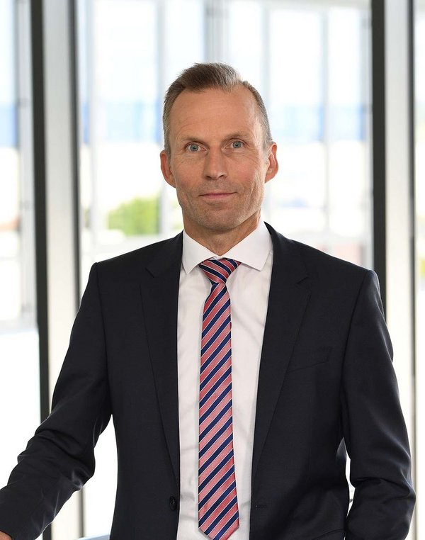 约克-葛腾道(Joerg Grotendorst)被任命为莱茵金属集团执行董事会成员，负责集团汽车业务
