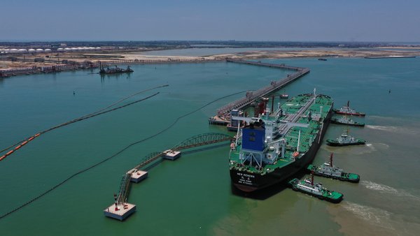 Sinopecが中国最大の石油化学港を開港