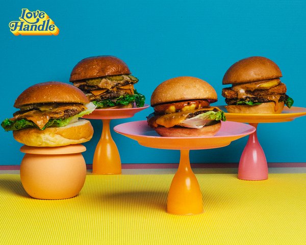 From left to right: Cheeseburger, Double Cheeseburger, Vegan “Ramli”, Breakfast Vegan