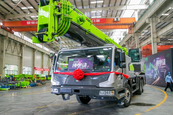 Zoomlion, 세계 최초의 100% 전기 트럭 기중기 생산