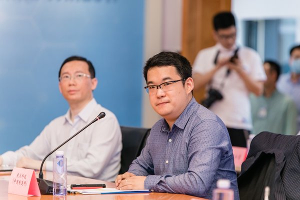 中国制造网总经理李磊介绍相关情况