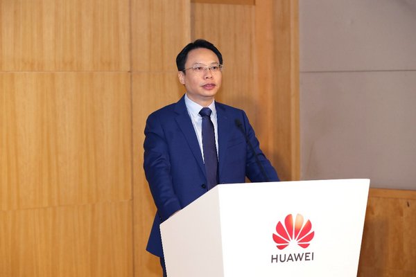 Eric Tan, Vice President of Huawei CBG Consumer Cloud Service, Delivered The Keynote Speech Titled “Rethink The Seamless AI Experience With Glocal HMS Ecosystem”