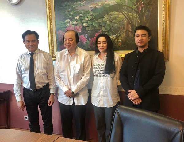 Yusril Ihza Mahendra, Kenia Mahendra dan Yuri Kemal beserta Tim Lawyer; selaku kuasa hukum Dato Sri Tahir untuk mengklarifikasi rumors yang beredar terkait hoax perusahaan PT Mayapada International Tbk.