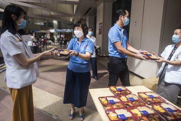 UOB Group Commercial Banking donates 800 nourishing meals to fuel frontline healthcare heroes at Tan Tock Seng Hospital in the continued fight against COVID-19