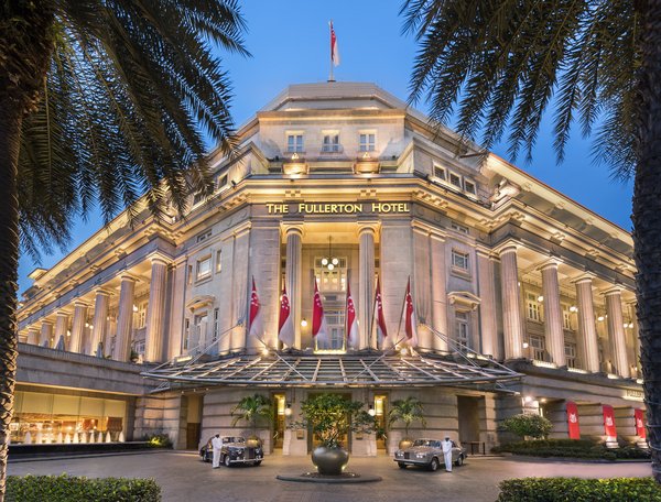 全球最大旅遊平台Tripadvisor在第18屆年度Travellers' Choice Awards評選，將「新加坡最佳酒店」首兩席位分別頒予信和集團旗下的新加坡富麗敦海灣酒店(The Fullerton Bay Hotel Singapore)及新加坡富麗敦酒店(The Fullerton Hotel Singapore) 。