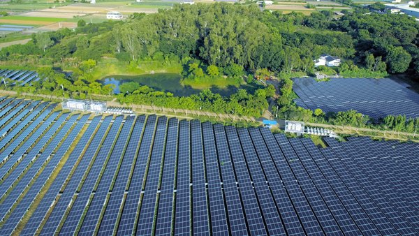 Together with our existing rooftop solar installations, this new park brings CHIMEI’s total solar power output to 22 MW, which is equivalent to the average annual power consumption of 8,100 households