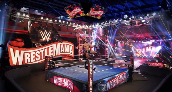 WWE(R) 升级体育娱乐现场观赏体验