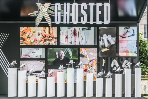 X Ghosted体验活动产品陈列-展台全景