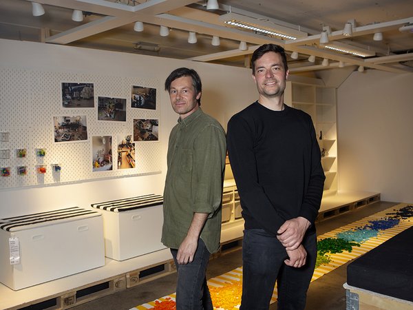 宜家设计师Andreas Fredriksson（左）与乐高集团设计师Rasmus Buch Logstrup（右）