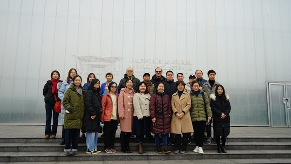 重慶体験海外メディアツアー代表団の集合写真